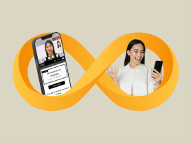 スマホで英会話レッスンをする女性の画像